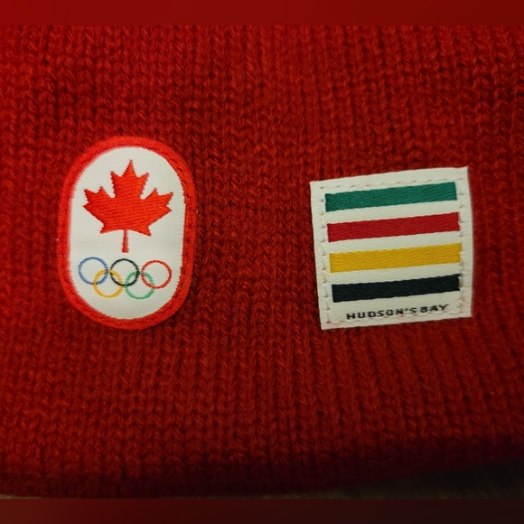 Hudson's Bay Canada Beanie - Picture 3 of 6